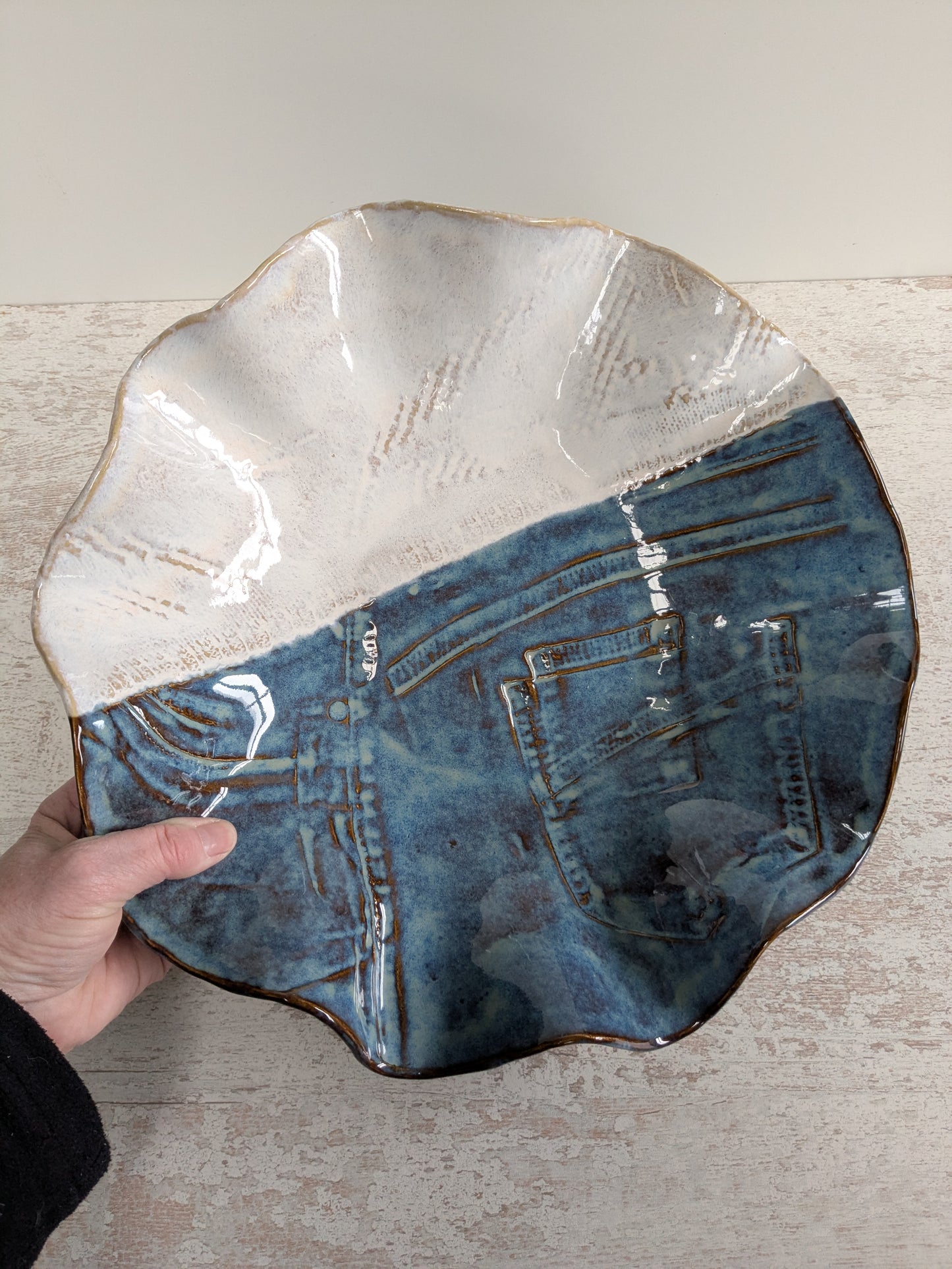 Grote Denim-look schaal met wit 'truitje'