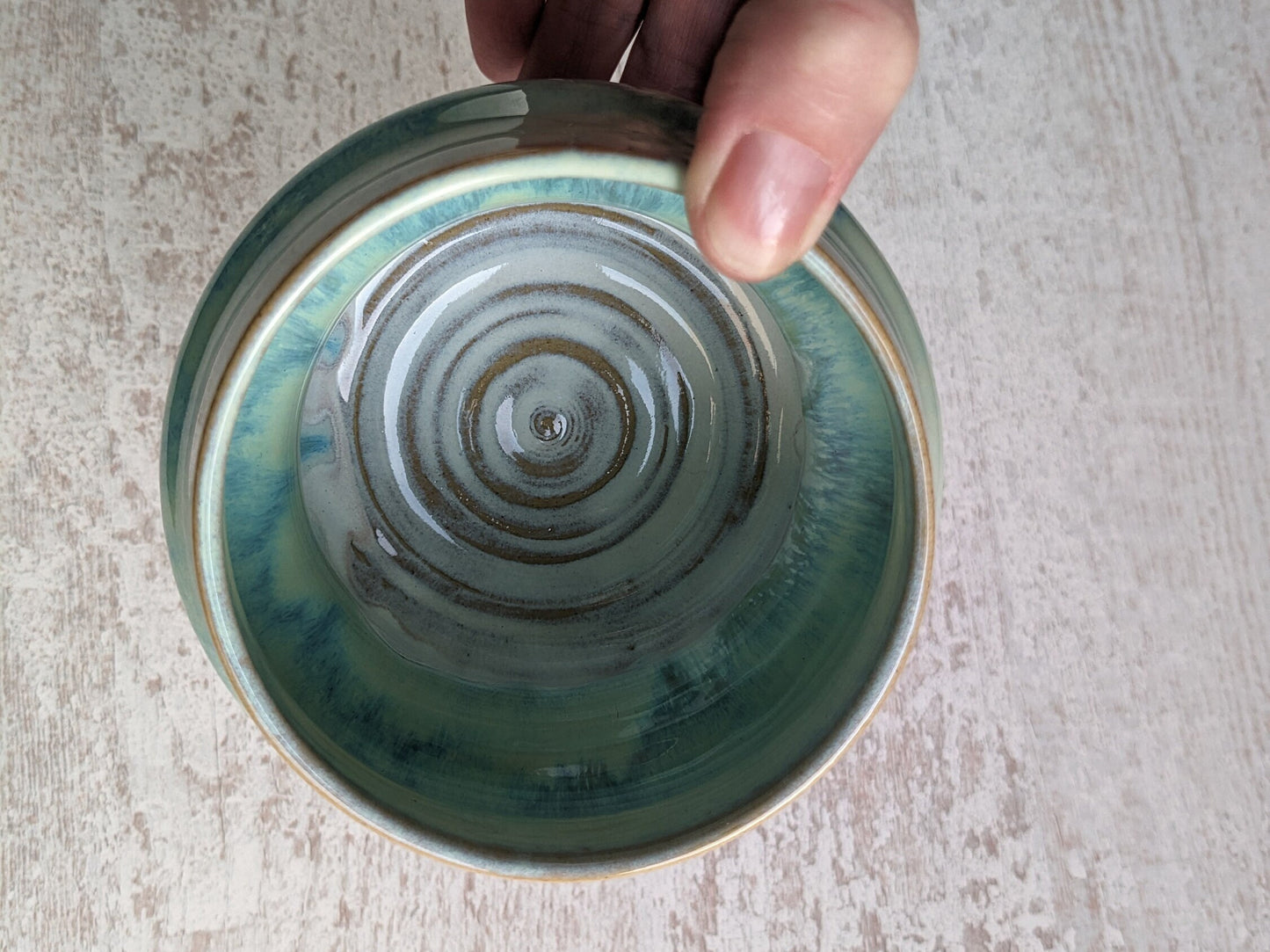 Unieke handgemaakte Keramieken Vaasje voor klein bosje bloemen Turquoise/wit